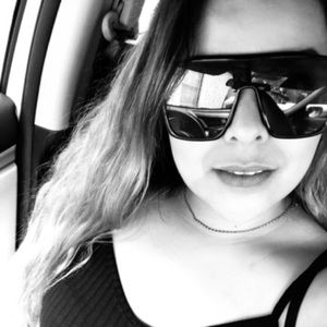 Meet your Posher, Itzel